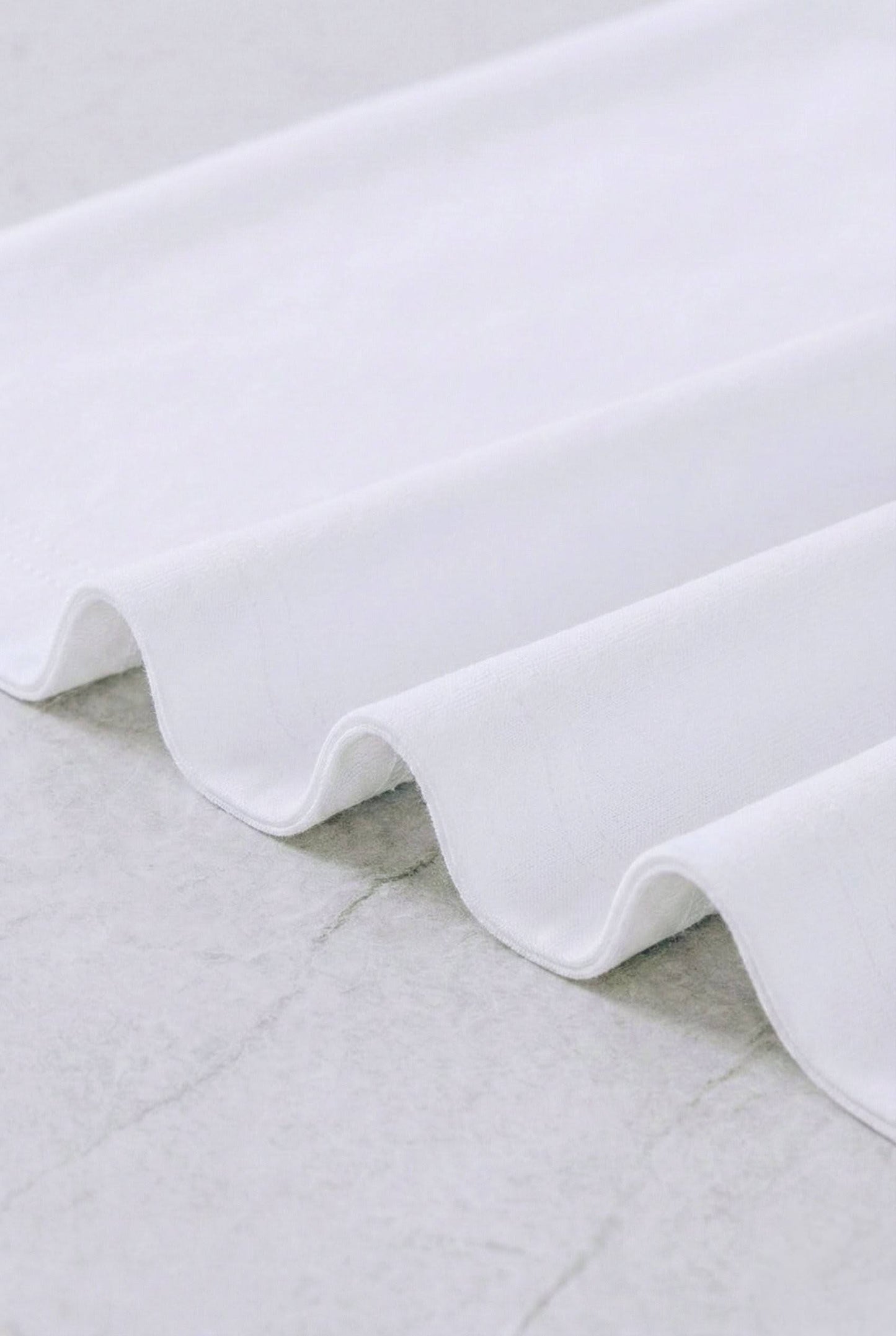 Celaya.Fieldridge “LA SKYLNE” White Tee